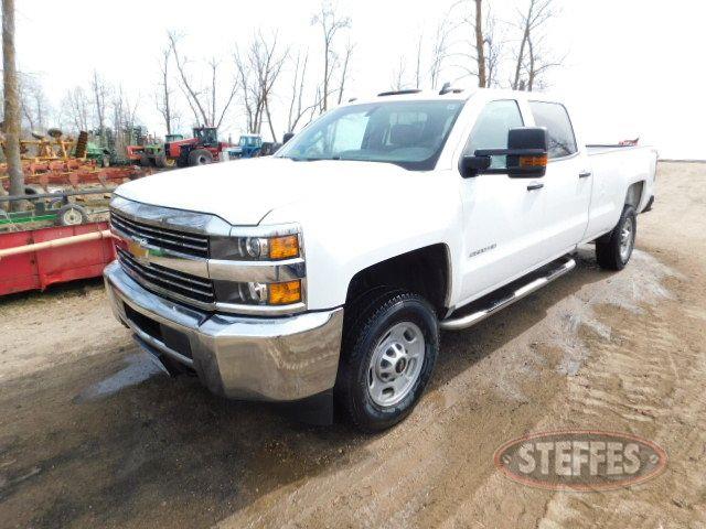 2015 Chevrolet Silverado 2500HD_1.jpg